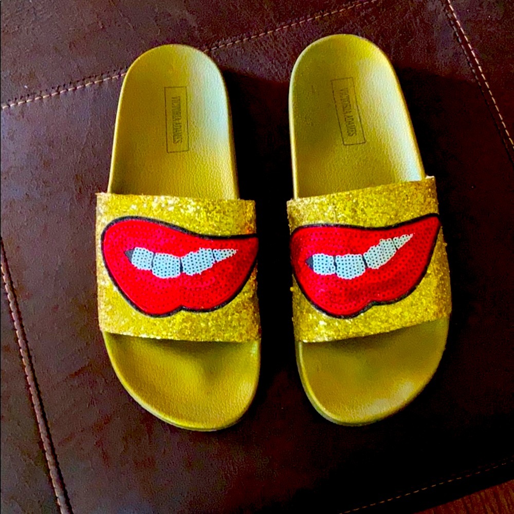 💋Sandals 💋 - Picture 2 of 4